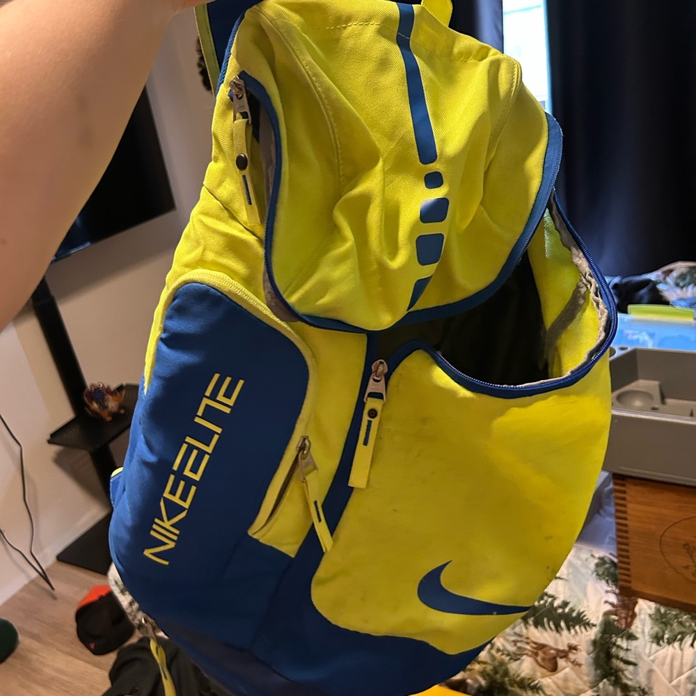 Nike Elite Men's Backpack in Yellow and Blue
